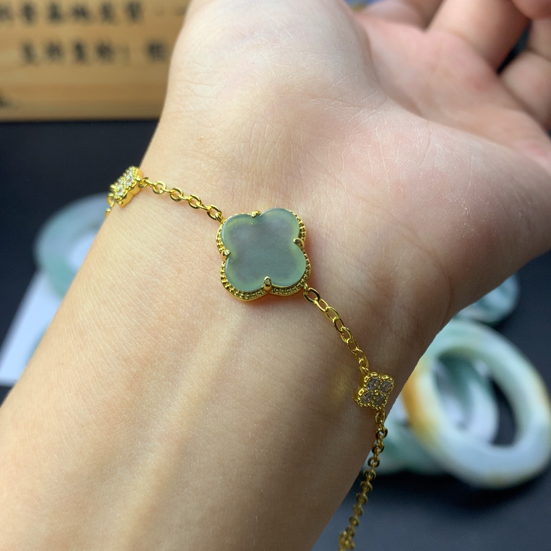 未镶嵌翡翠手链多样性