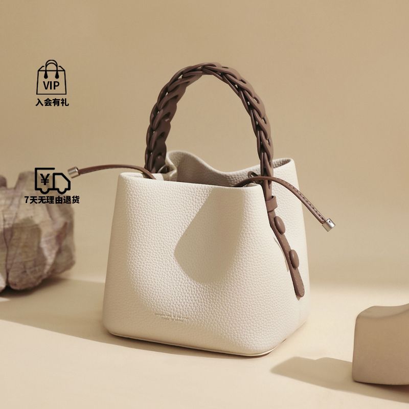 水桶包包女款爆款2025新款百搭气质单肩斜挎包小众通勤手提女包小