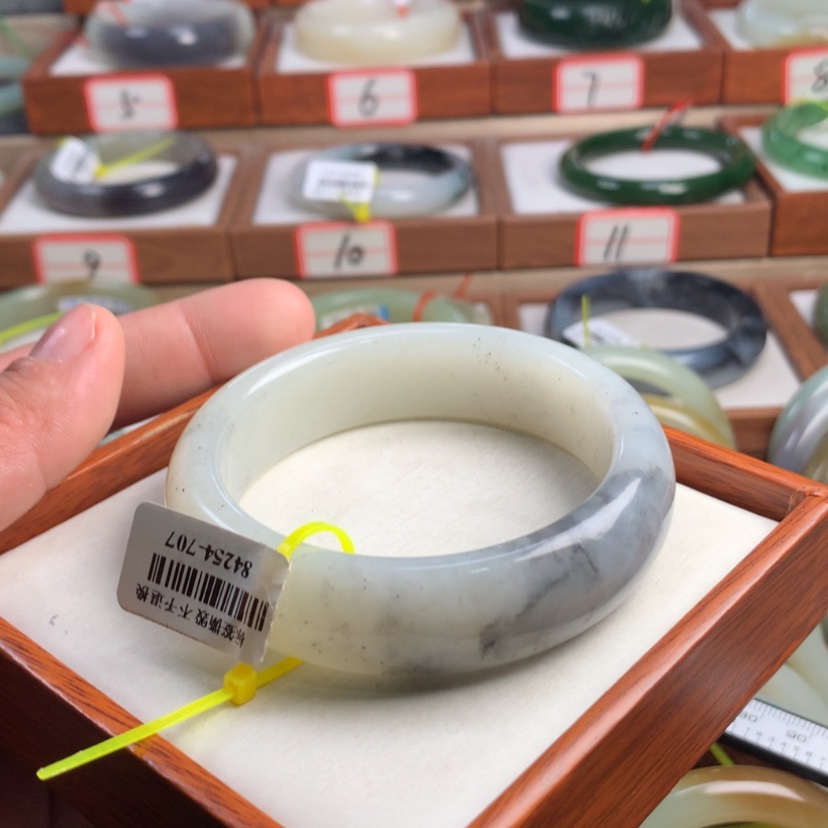 【闪购商品】和田玉手镯未镶嵌57.9