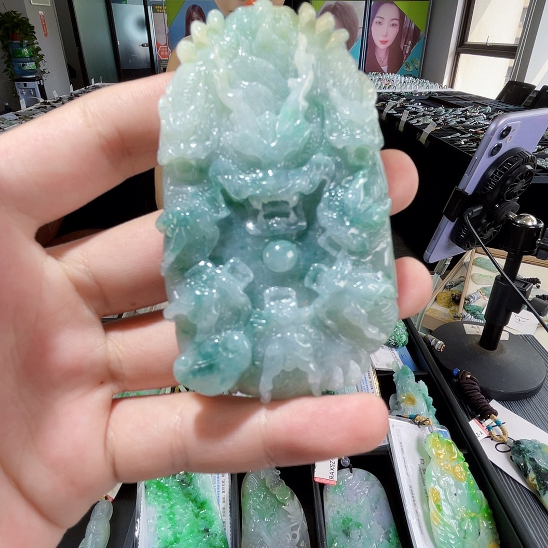 颈饰未镶嵌翡翠一