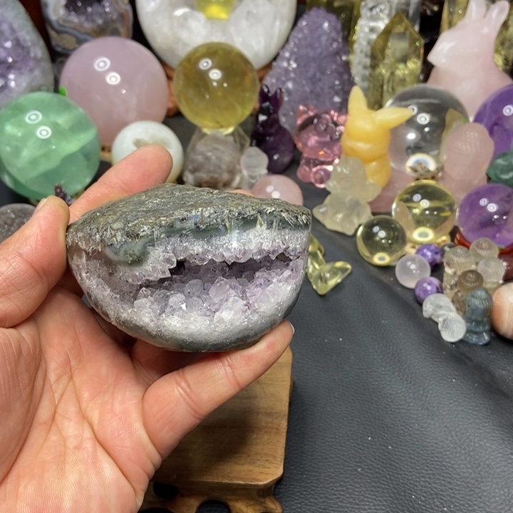 水晶摆件未镶嵌小晶洞