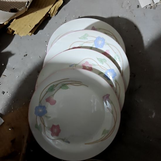 摆件陶瓷盘子碗啥都有