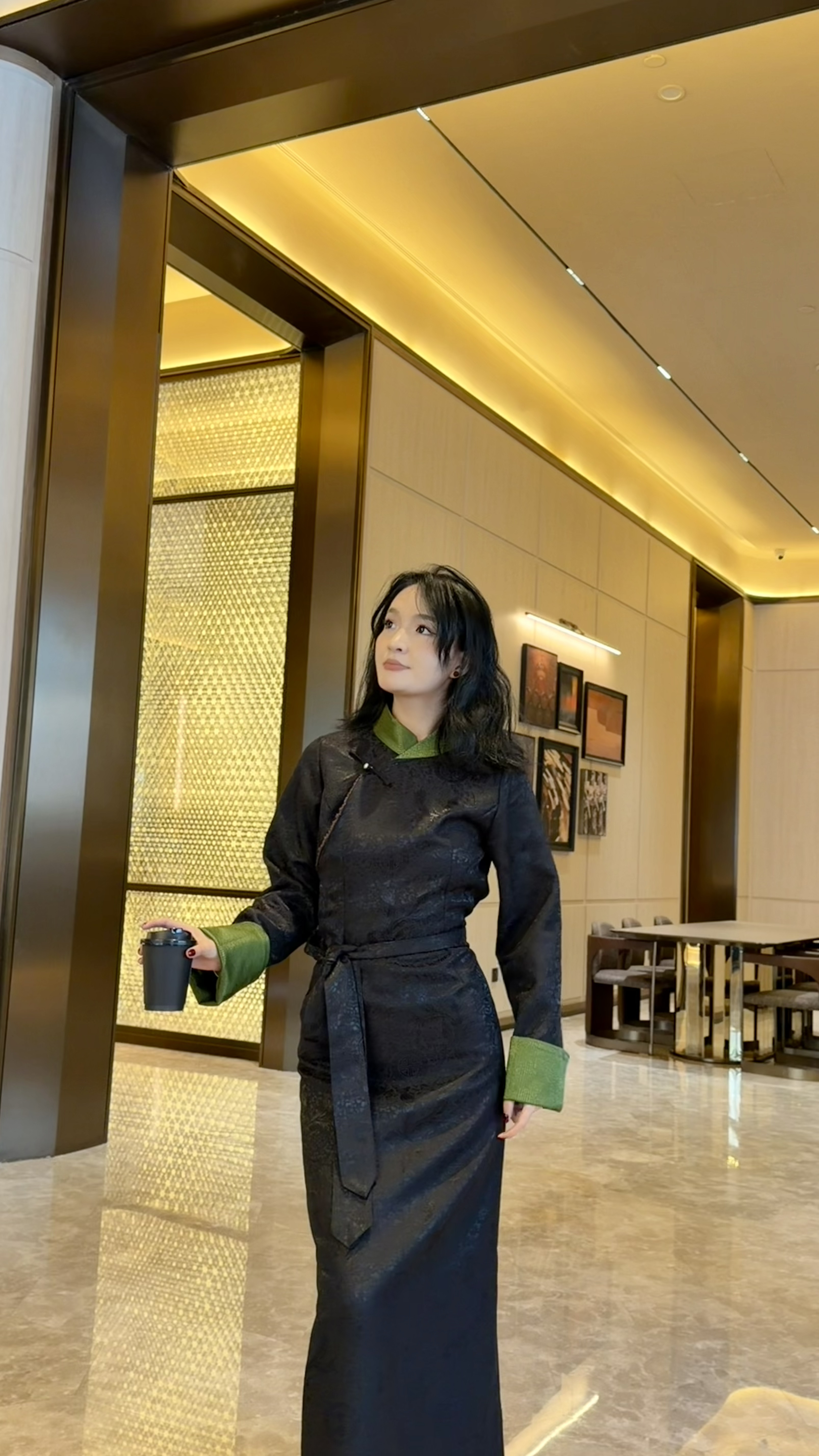 加厚修身款西藏服民族风藏装博拉