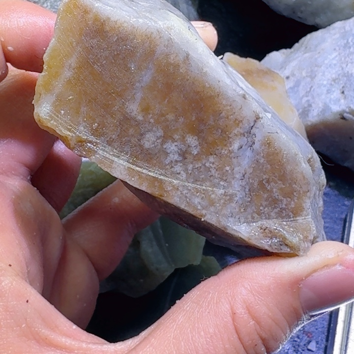 和田玉未镶嵌珠宝半成品