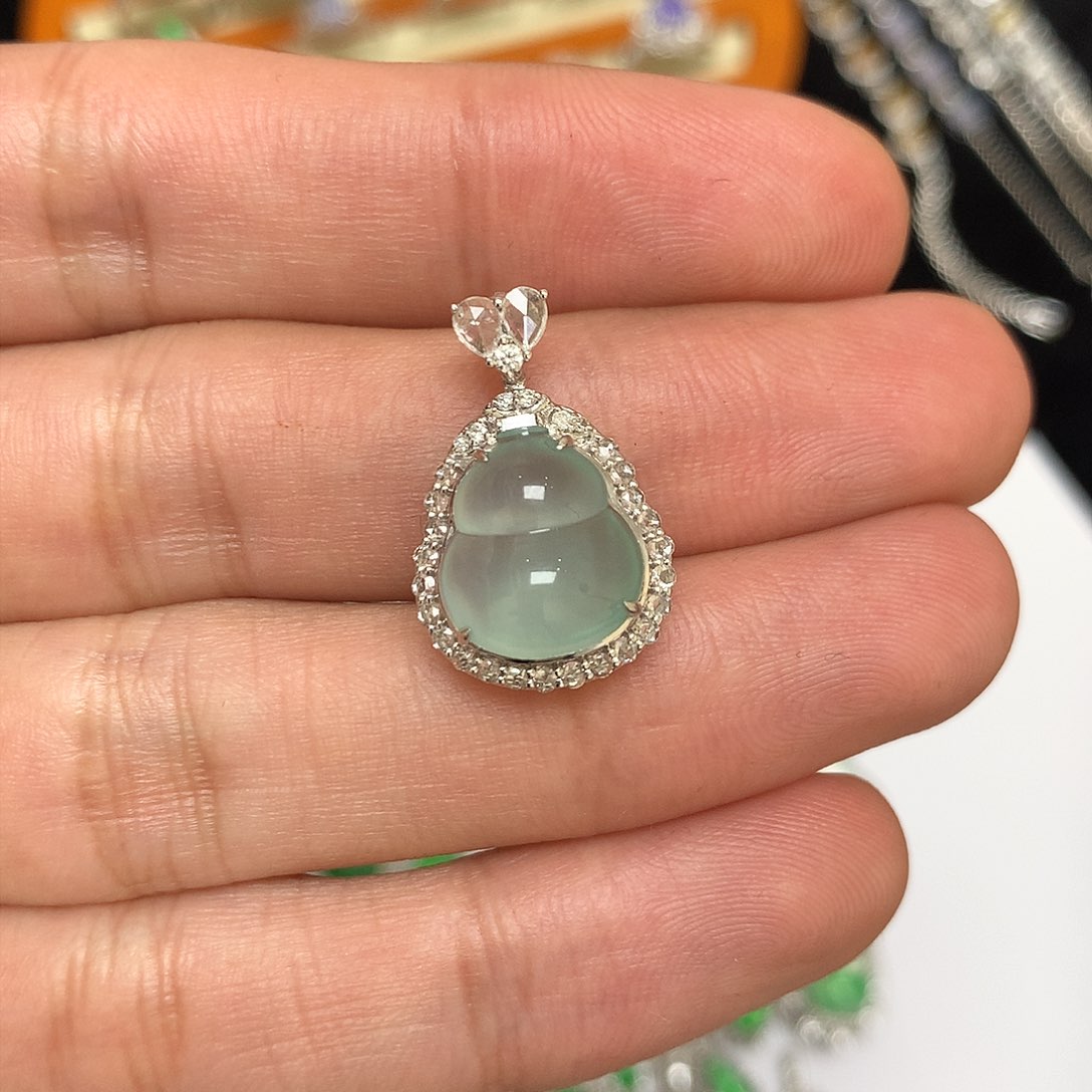 翡翠吊坠(不含链)18K金镶嵌晴水葫芦