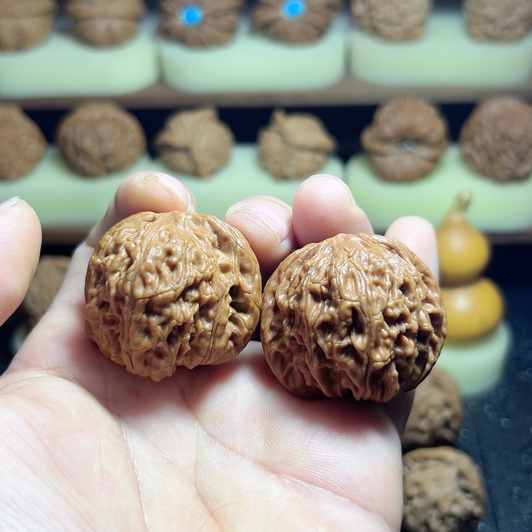 【闪购商品】文玩核桃吊坠磨盘