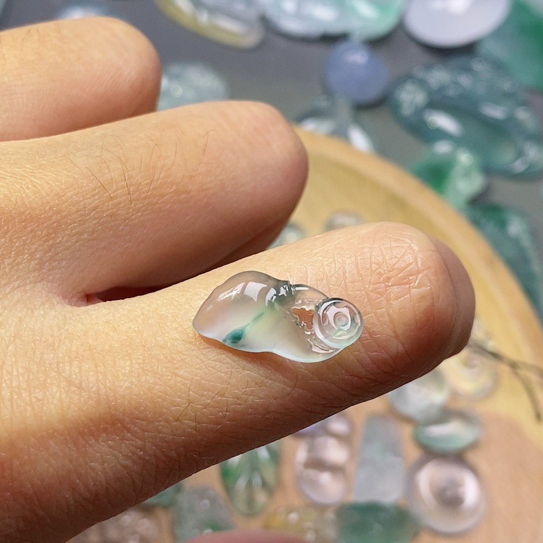 翡翠颈饰未镶嵌翡翠