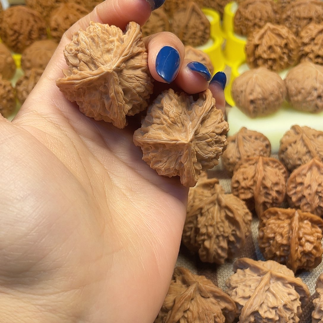 永***运文玩核桃吊坠盘山三棱