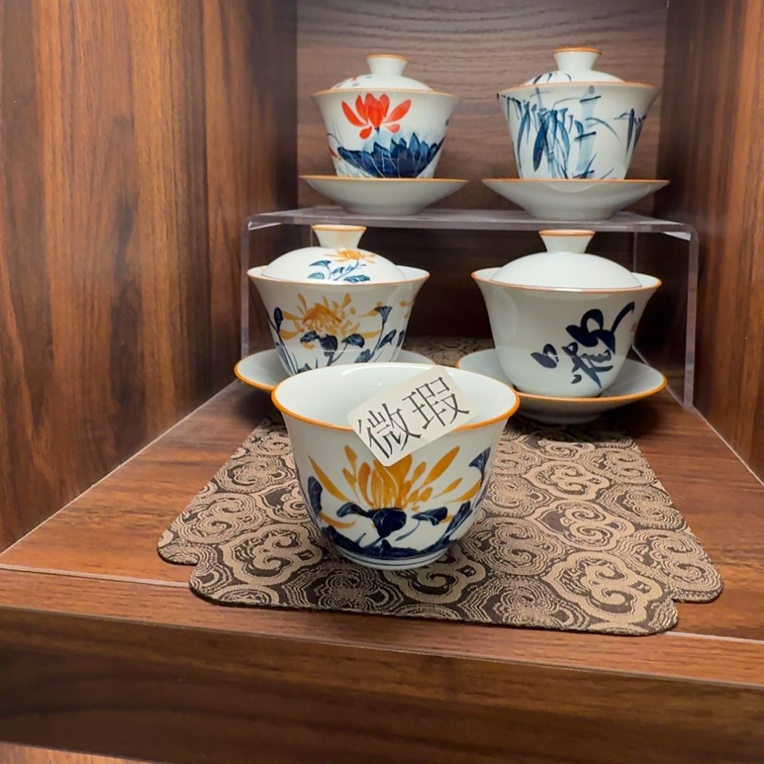 釉下手绘茶具微瑕