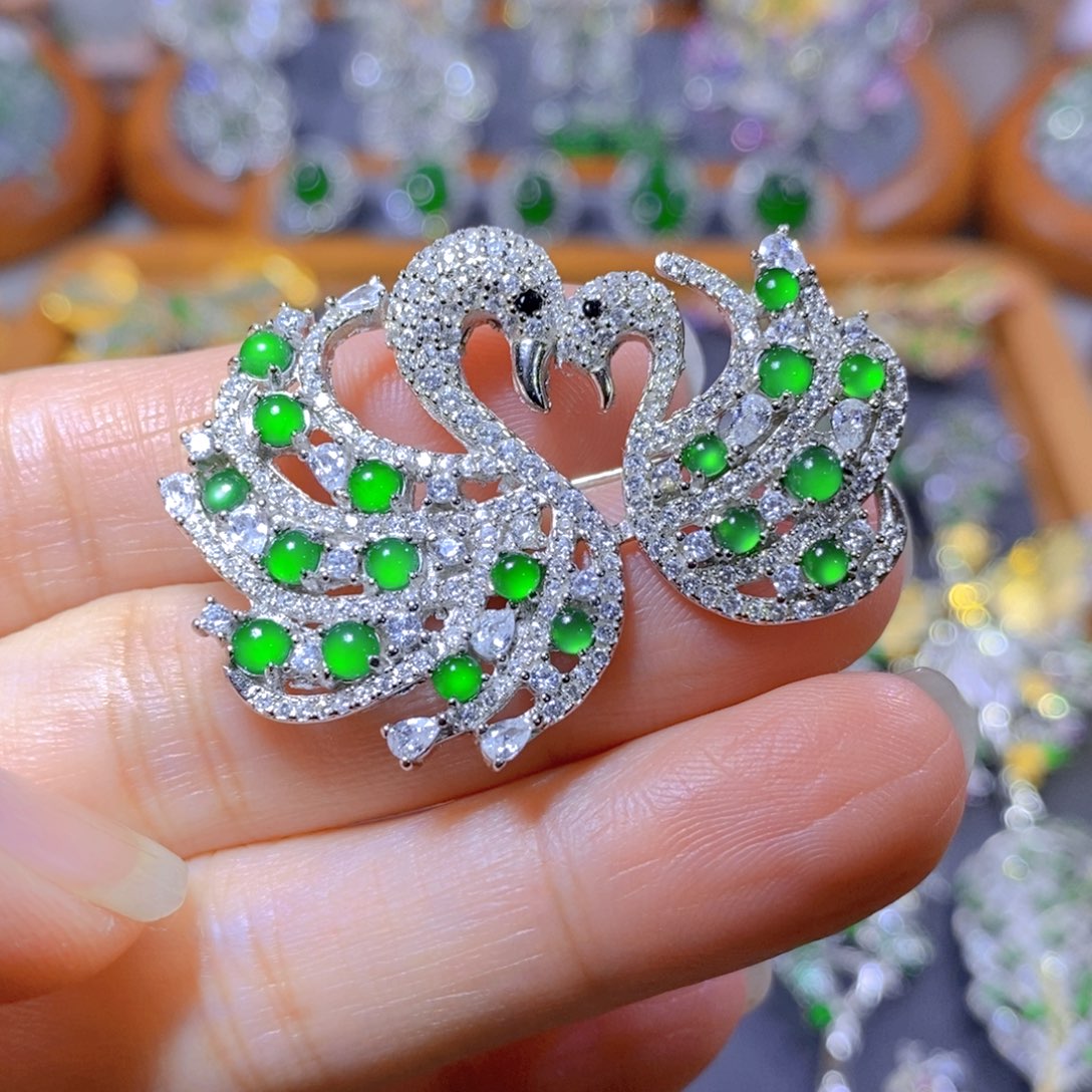 翡翠颈饰银S925镶嵌天然翡翠