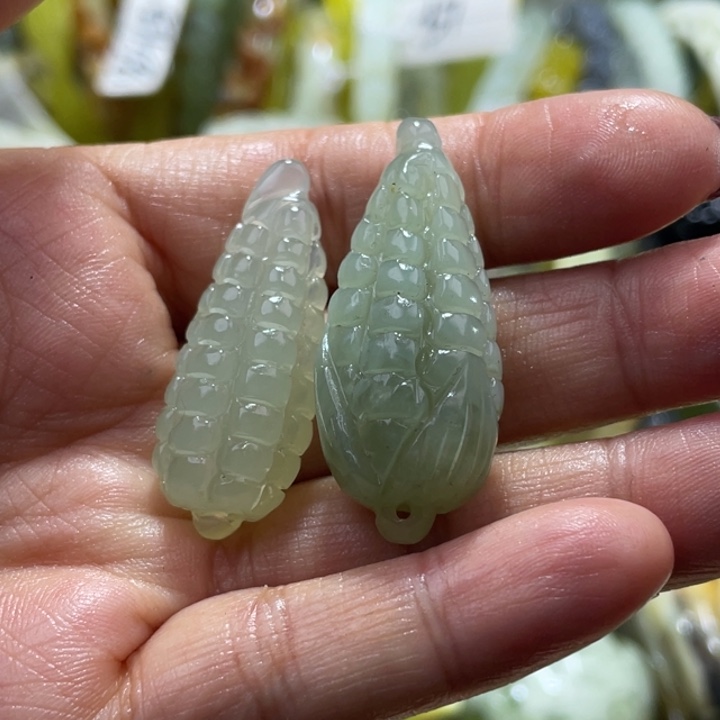 岫玉未镶嵌吊坠吊坠