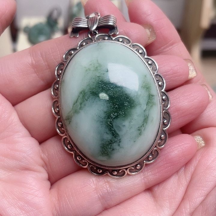 透闪石-蛇纹石玉颈饰银S925镶嵌
