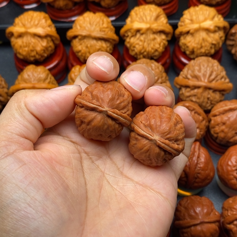 【闪购商品】文玩核桃把件蛇皮球