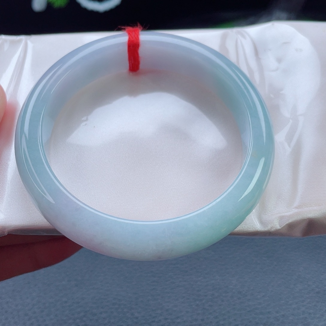 翡翠未镶嵌手镯正圈60