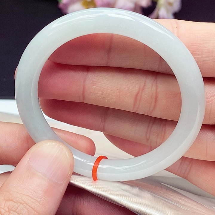 翡翠手镯未镶嵌53圈