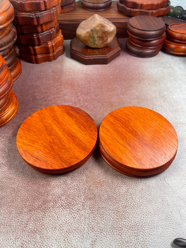 韶氏紫檀红花梨圆形底座（颜色随机）一对