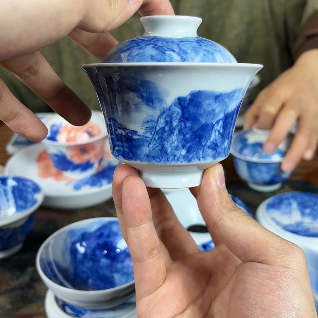 王庆龙老师手绘陶瓷