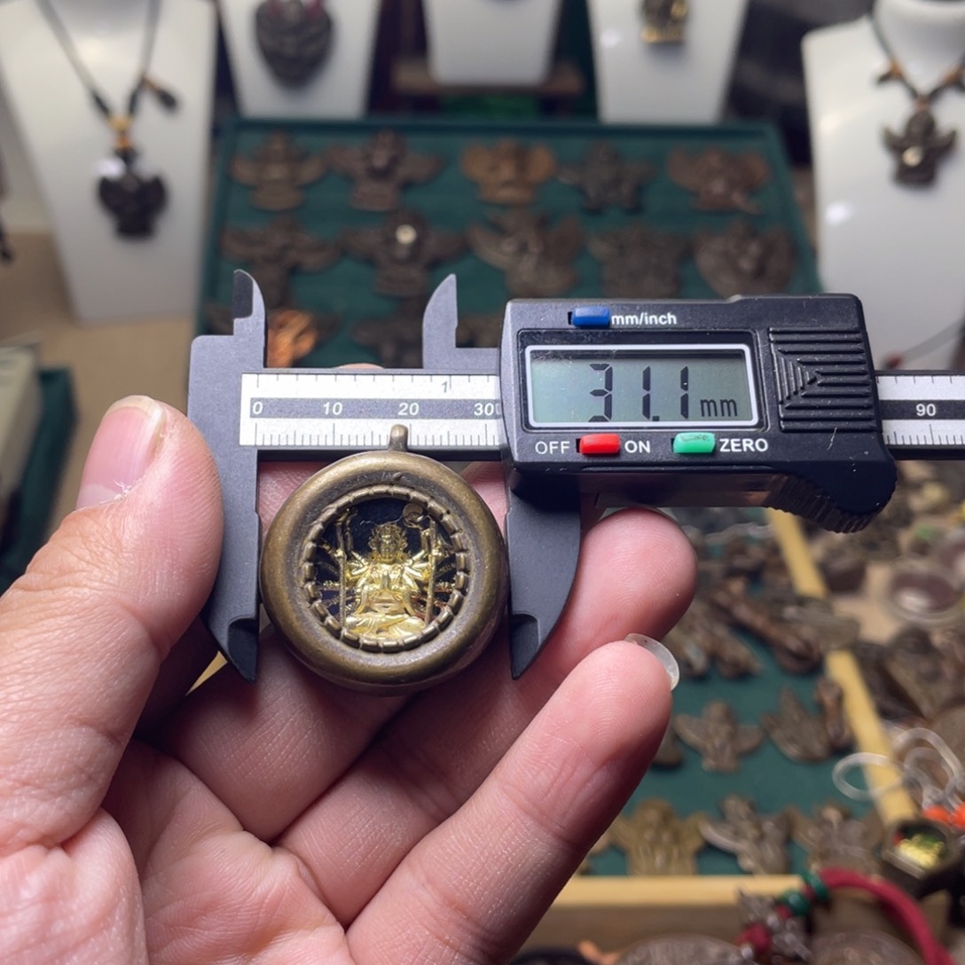 藏传千手观音嘎乌