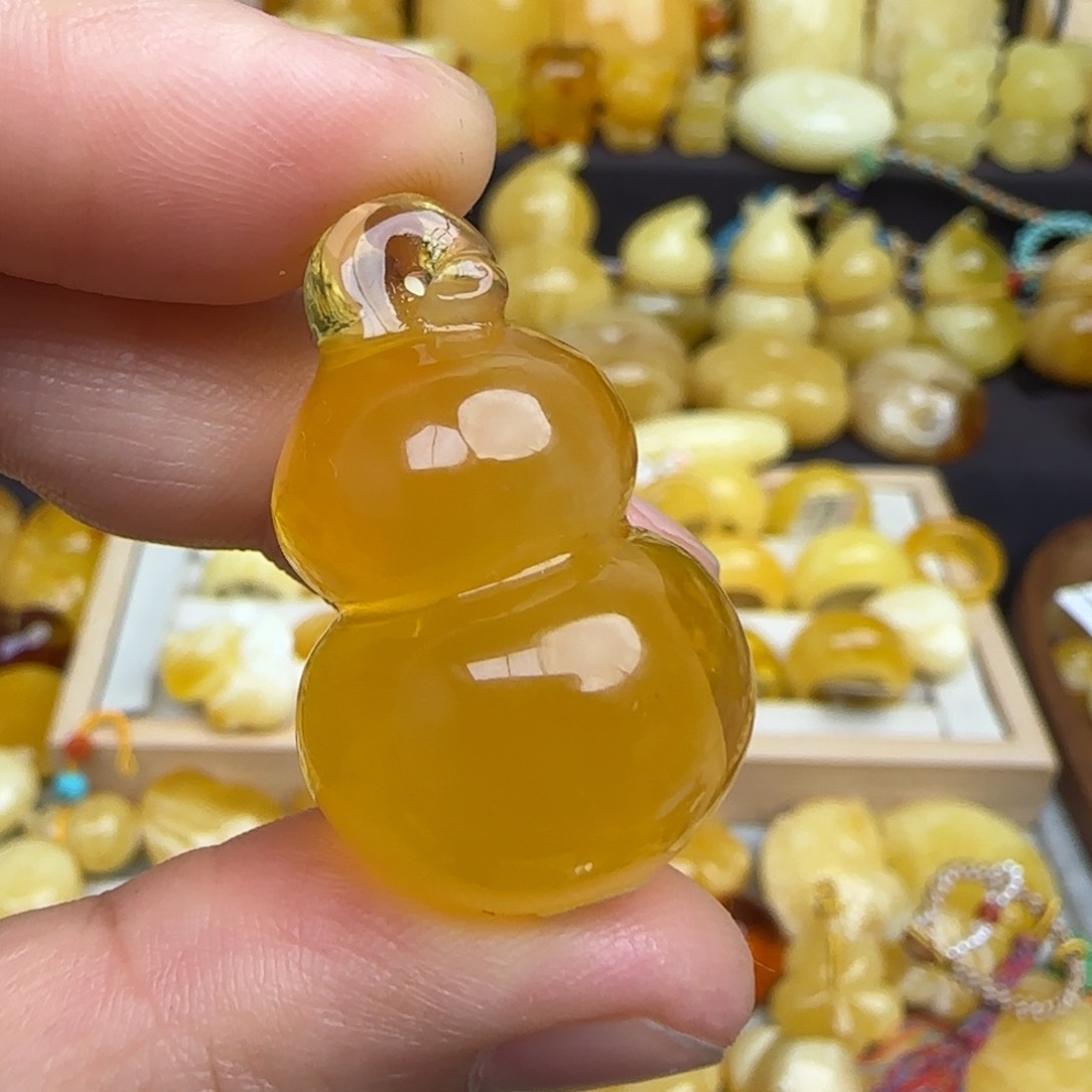 琥珀吊坠(不含链)未镶嵌不退换天然俄料鸡油黄蜜蜡葫芦
