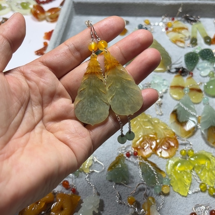 合金蛇纹石玉耳饰