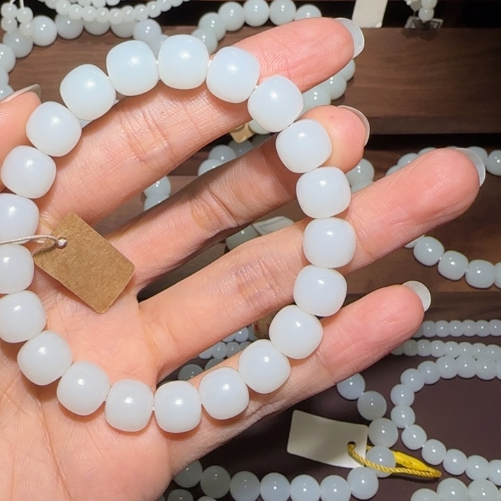 滚***来和田玉（糖玉）未镶嵌手链