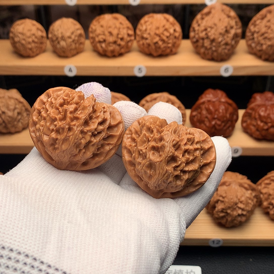 文玩核桃吊坠260号宫灯44