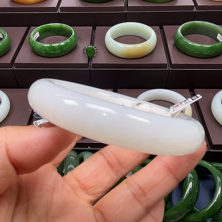 和田玉未镶嵌手镯5758