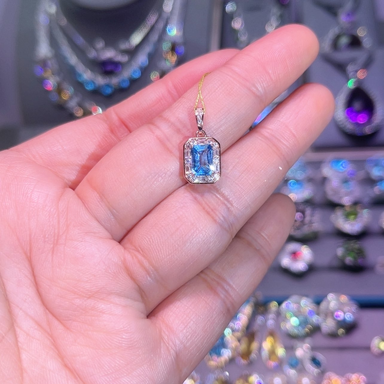 【闪购商品】托帕石吊坠(赠链)银S925镶嵌