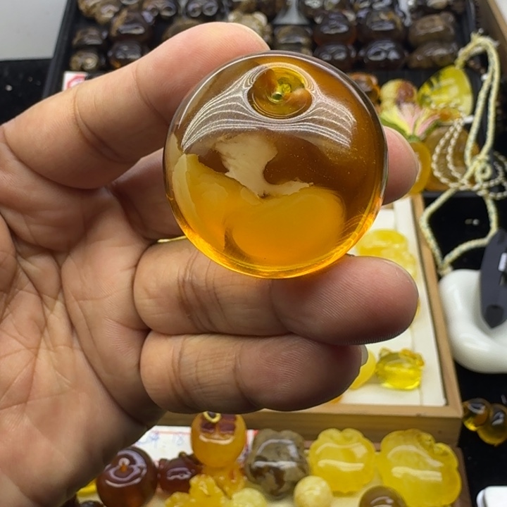 蜜蜡未镶嵌颈饰公主扣