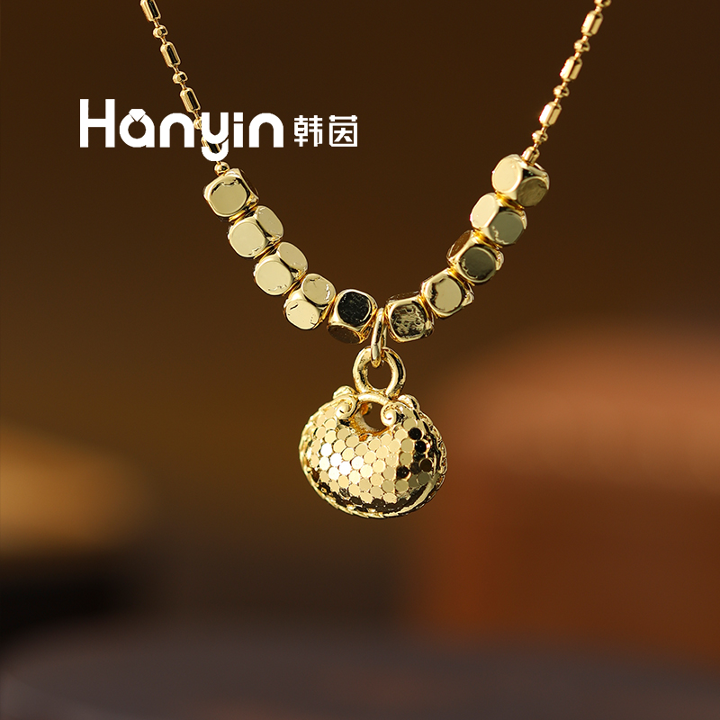 铜合金项链 经典百搭龙鳞碎冰冰小锁包搭配十颗小方糖项链