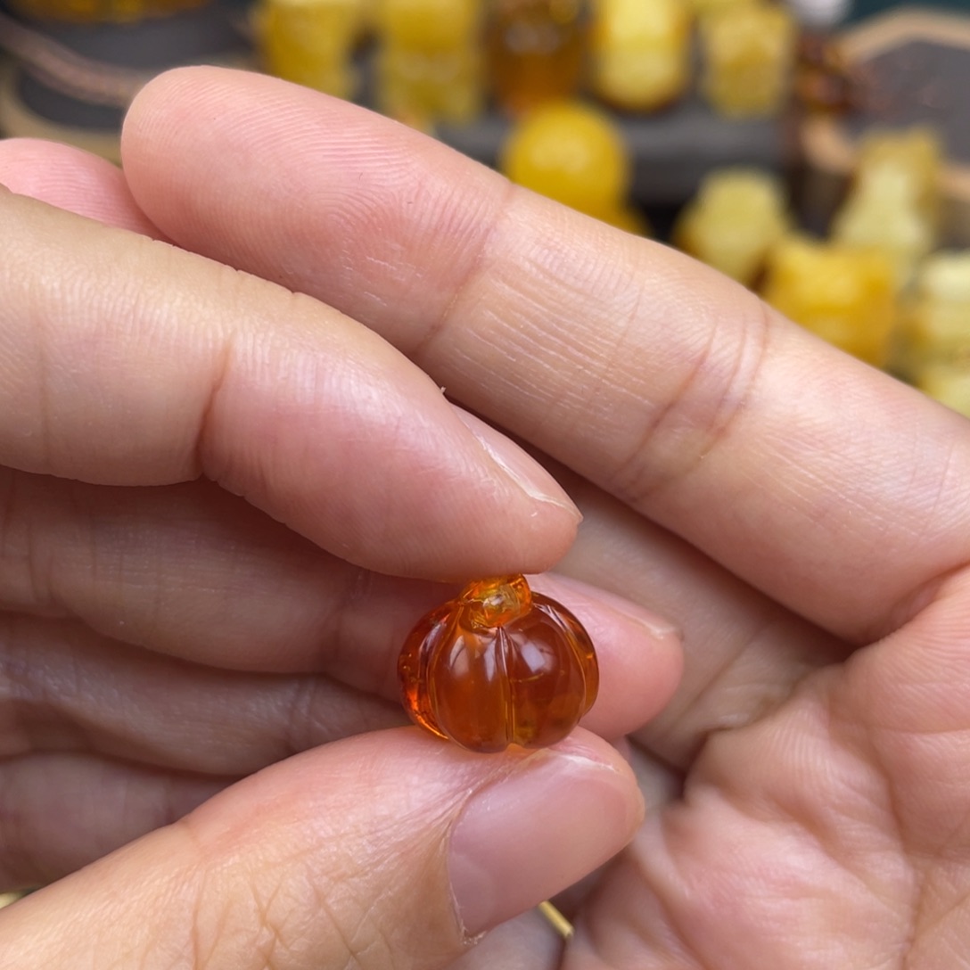 未镶嵌琥珀裸石蜜蜡