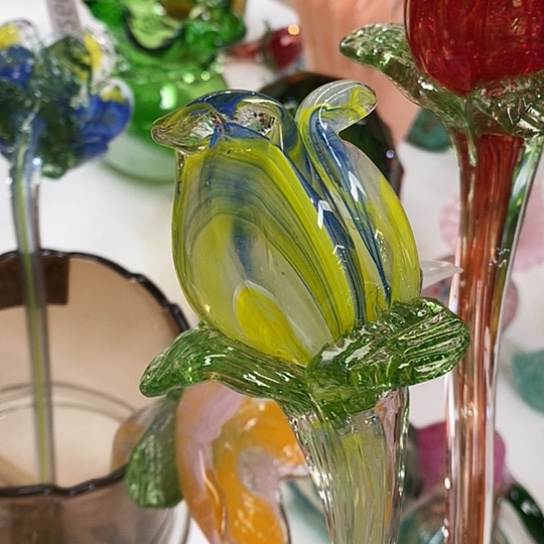 琉璃花瓶高45厘米宽6厘米