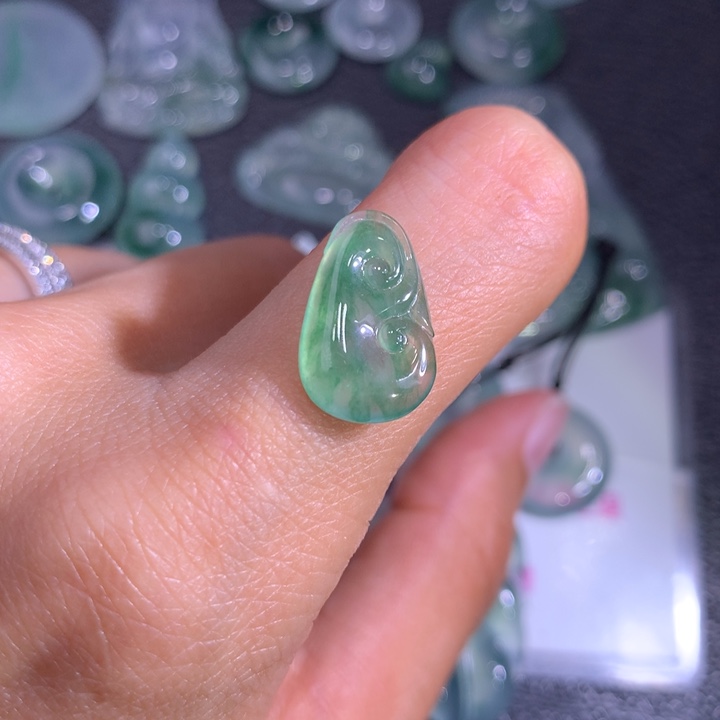 翡翠未镶嵌颈饰翡翠