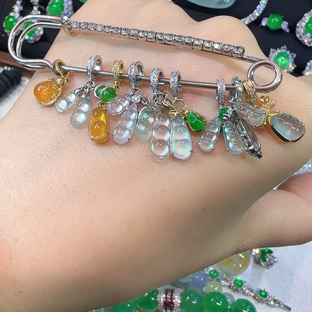 翡翠18K金镶嵌戒指2880小滴溜特价不退不换