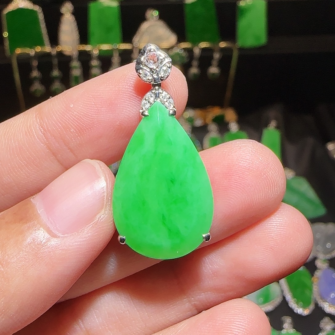 翡翠18K金镶嵌挂件