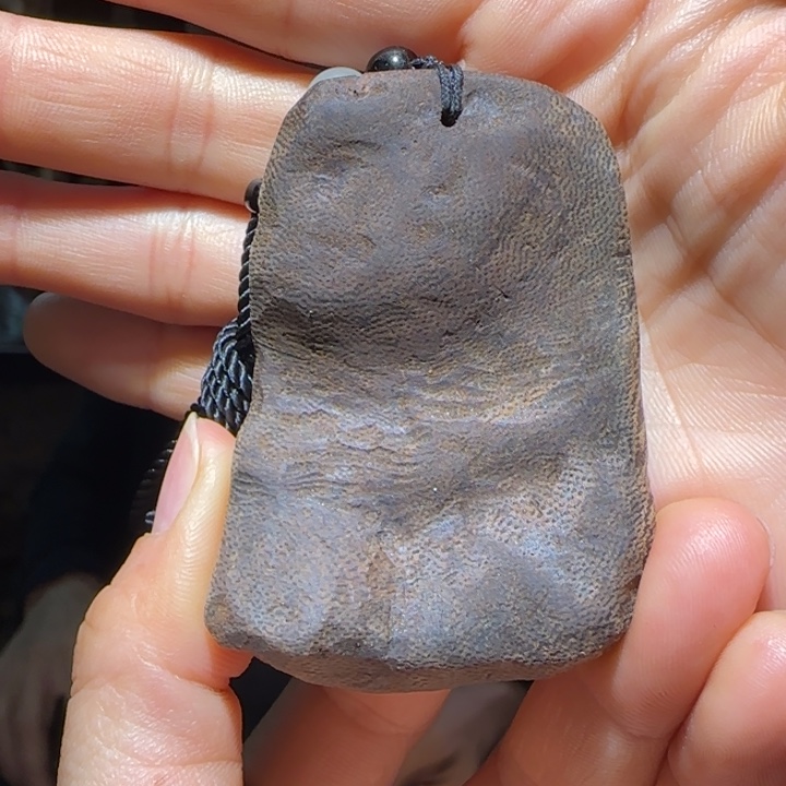 沉香吊坠沉水包头壳子吊坠13.3克