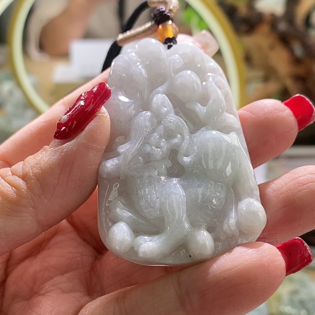 【闪购商品】翡翠颈饰未镶嵌麒麟