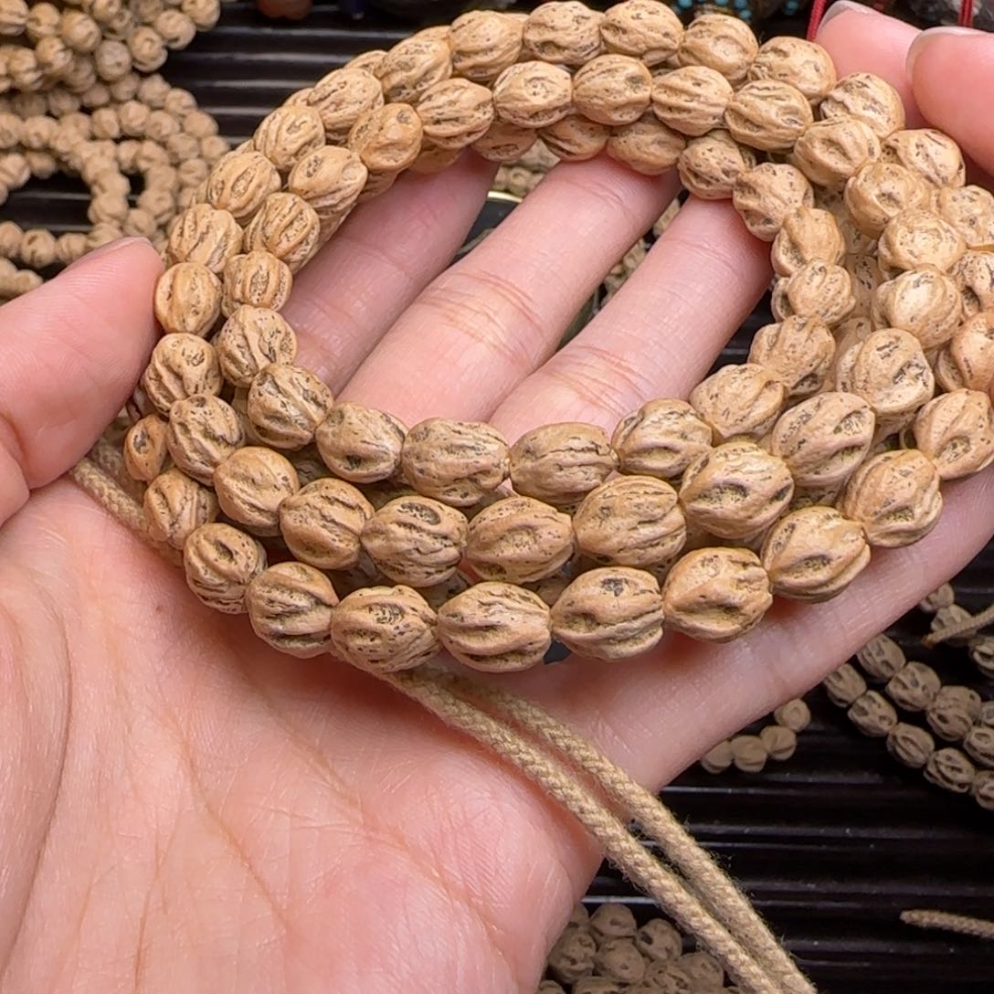 柏香籽/百香籽吊坠是**呀