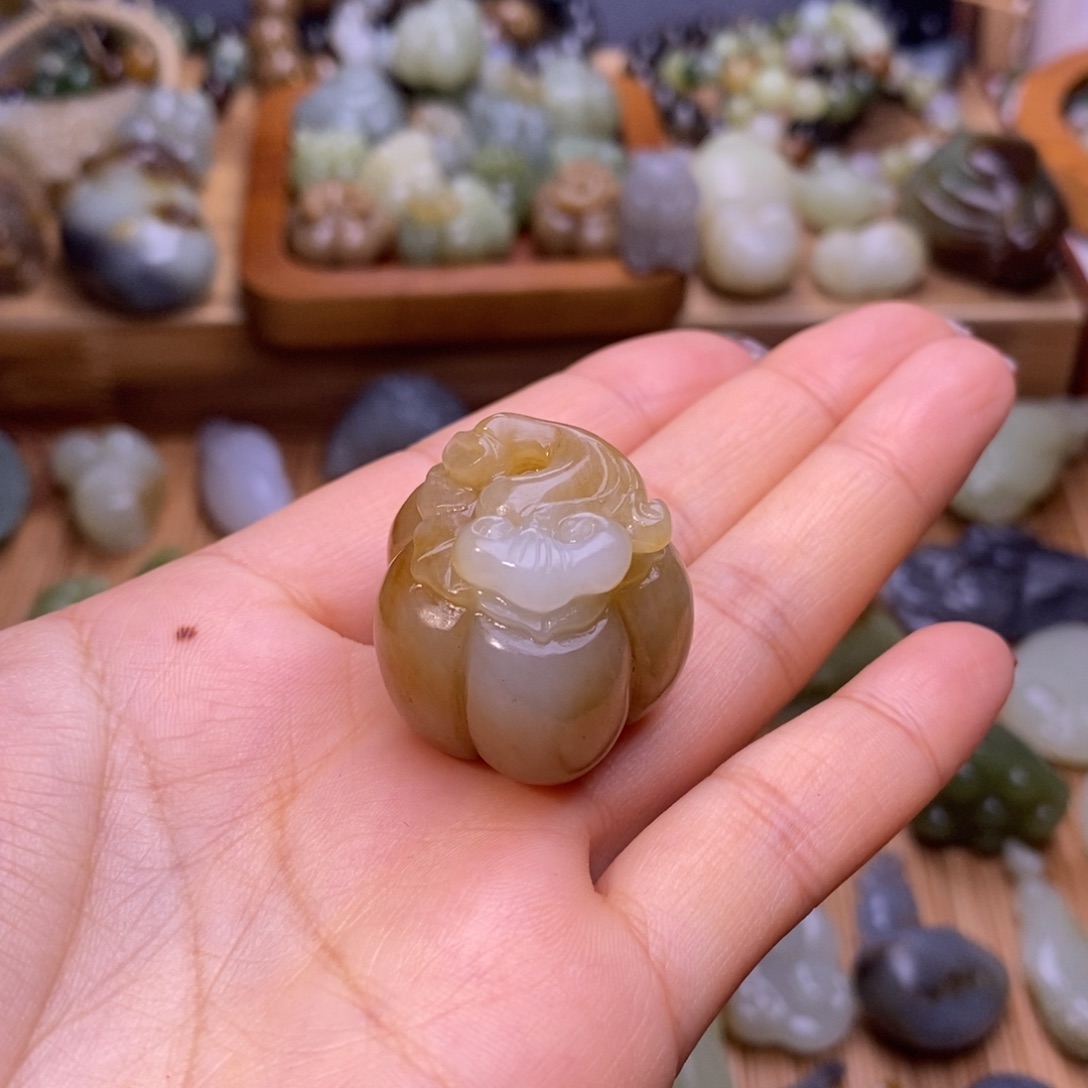 颈饰未镶嵌和田玉Y****a