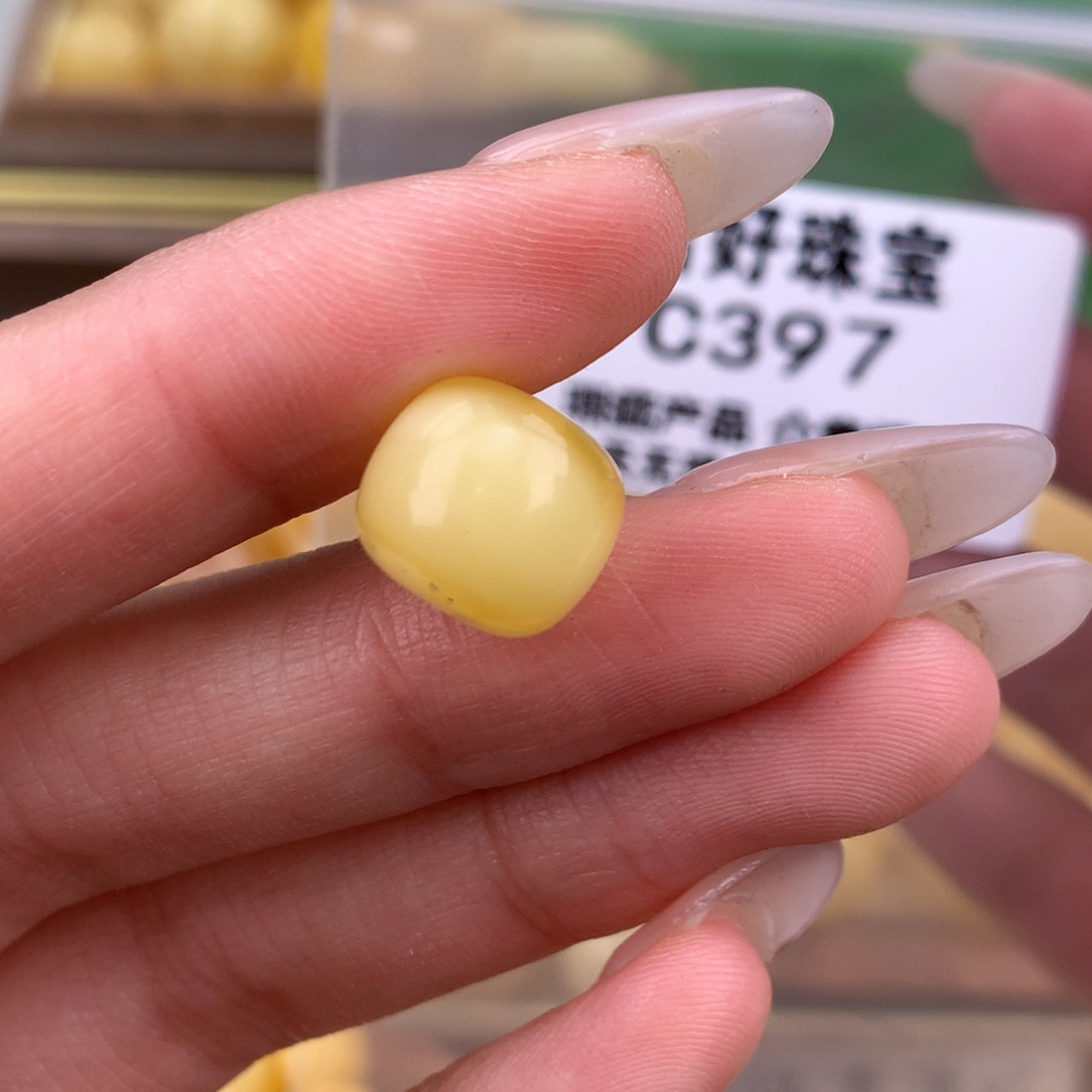 琥珀未镶嵌珠宝奇石12.2