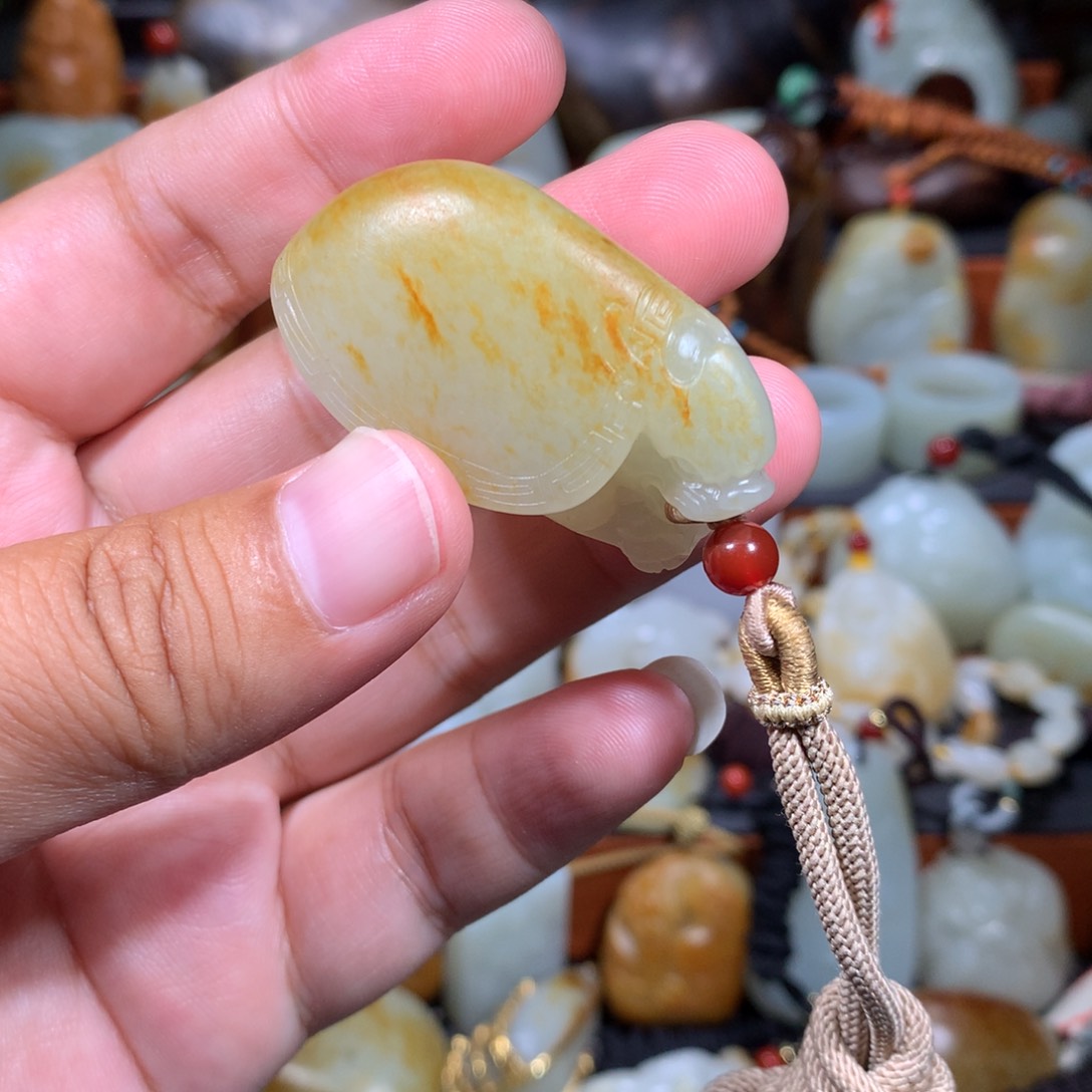 和田玉未镶嵌颈饰小****馆