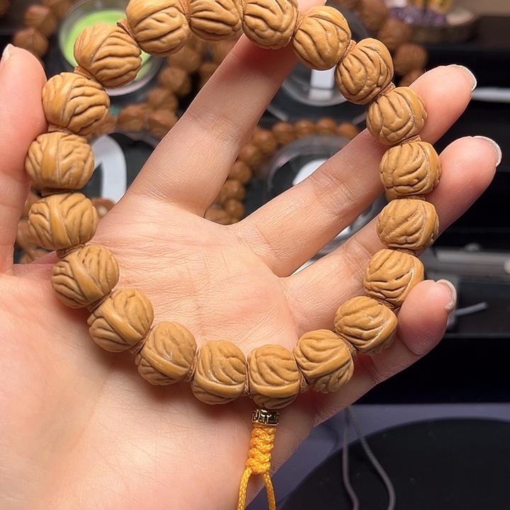 桃核把件秦岭龙纹祥云纹1.4