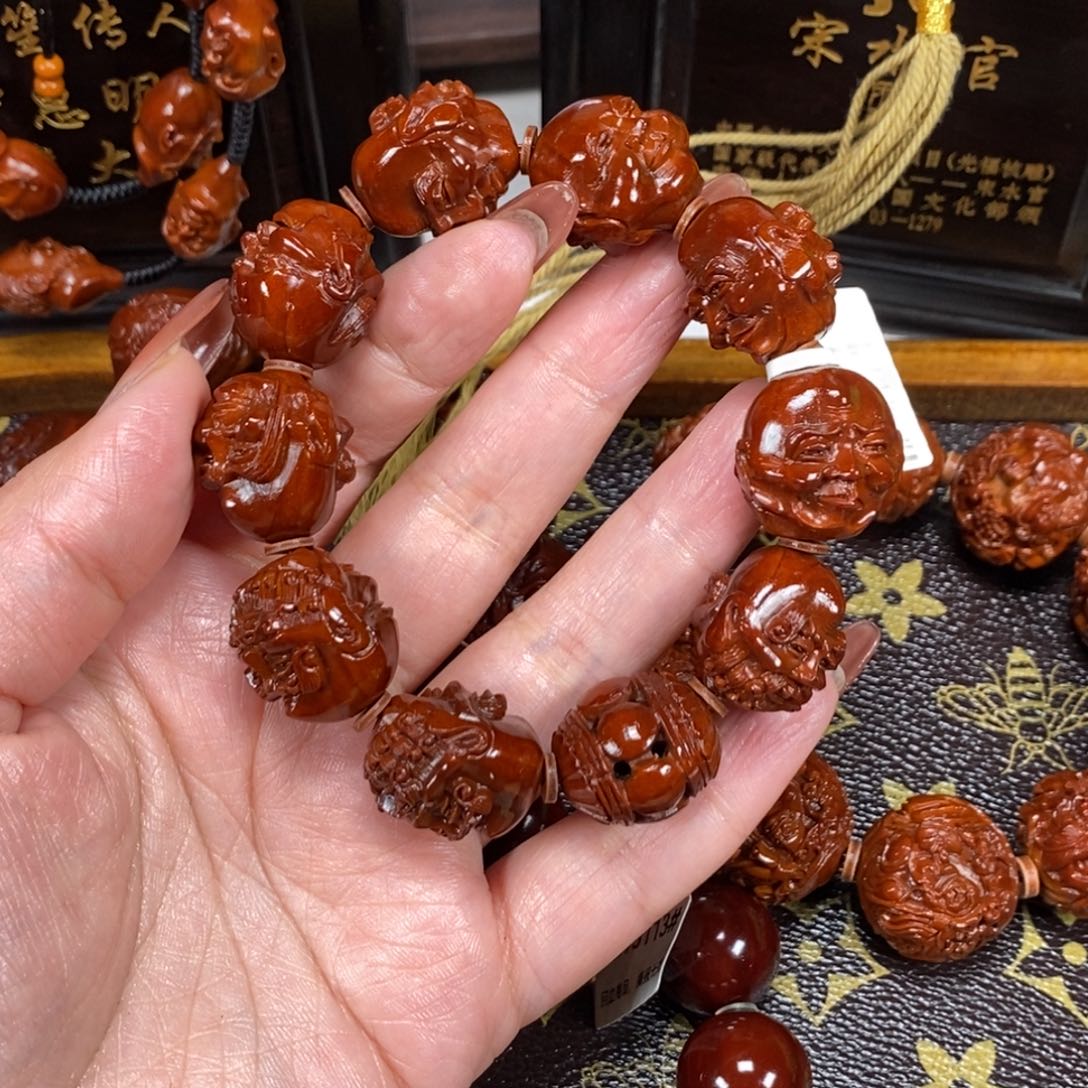 越***剑吊坠橄榄核十八罗汉1111