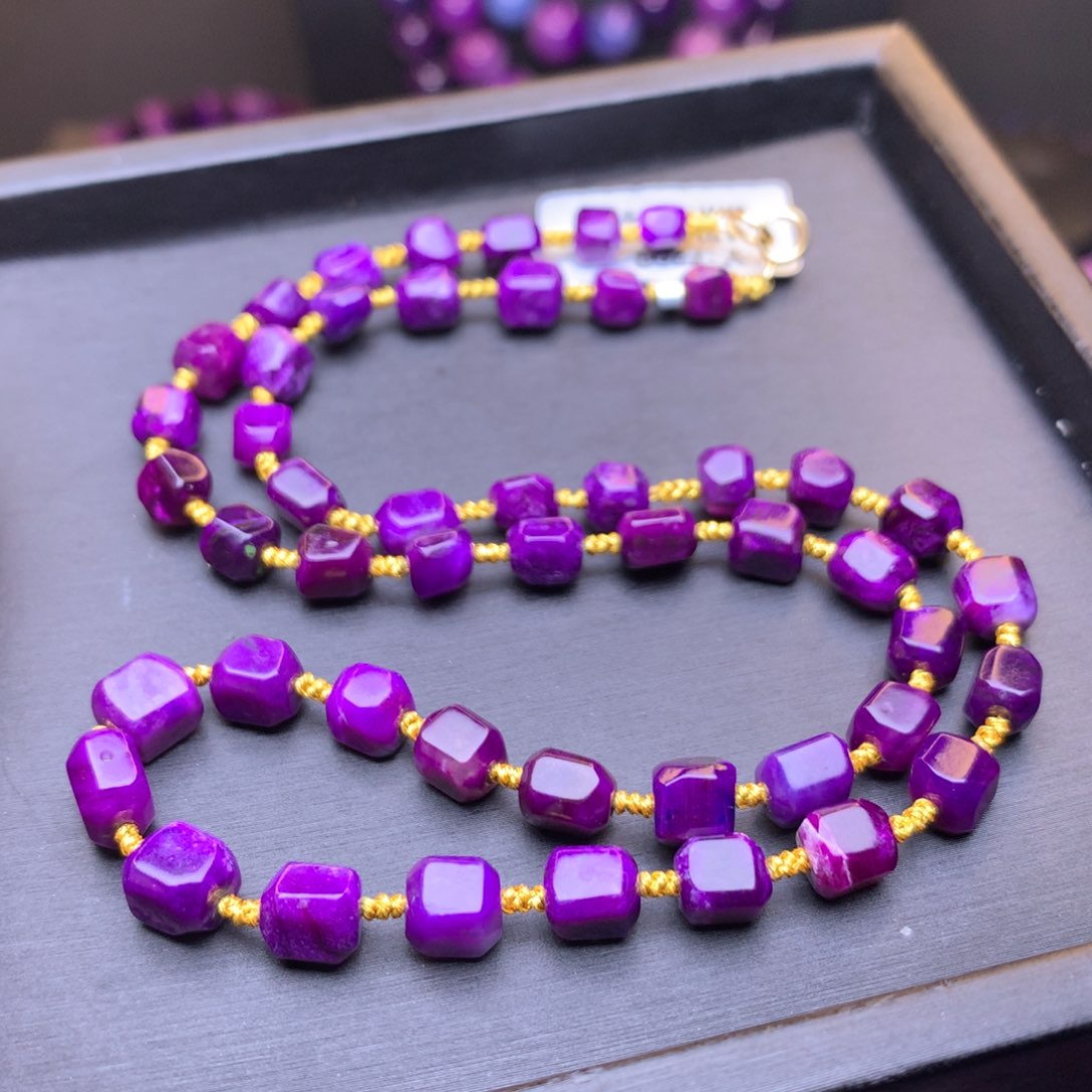 苏纪石（舒俱来）项链18K金镶嵌