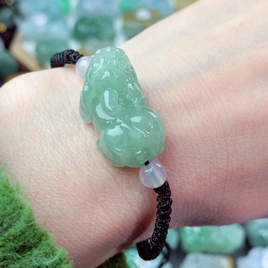 翡翠颈饰未镶嵌天然