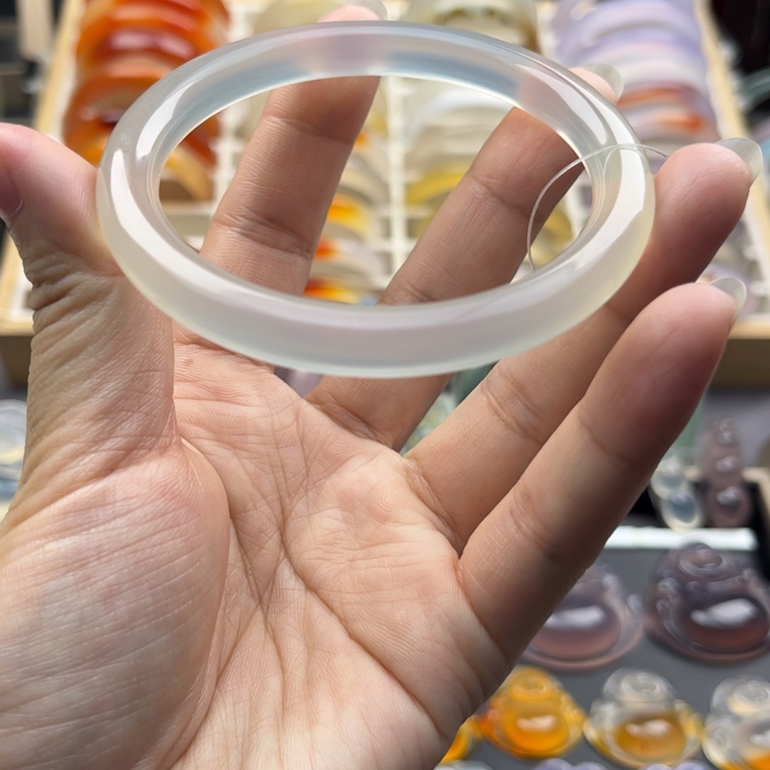 玛瑙/玉髓手镯未镶嵌〆*冬