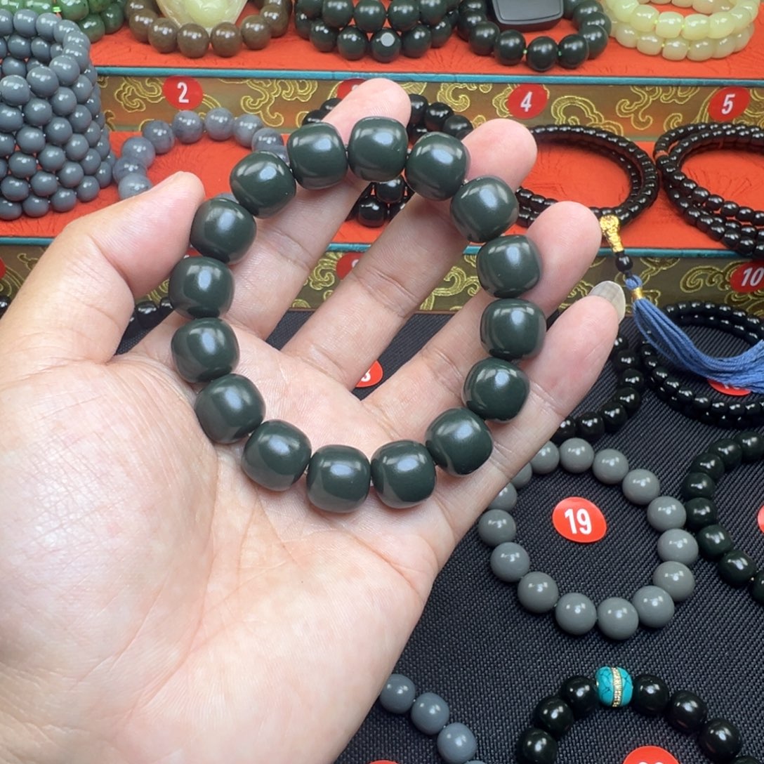 睇***贡和田玉未镶嵌手链