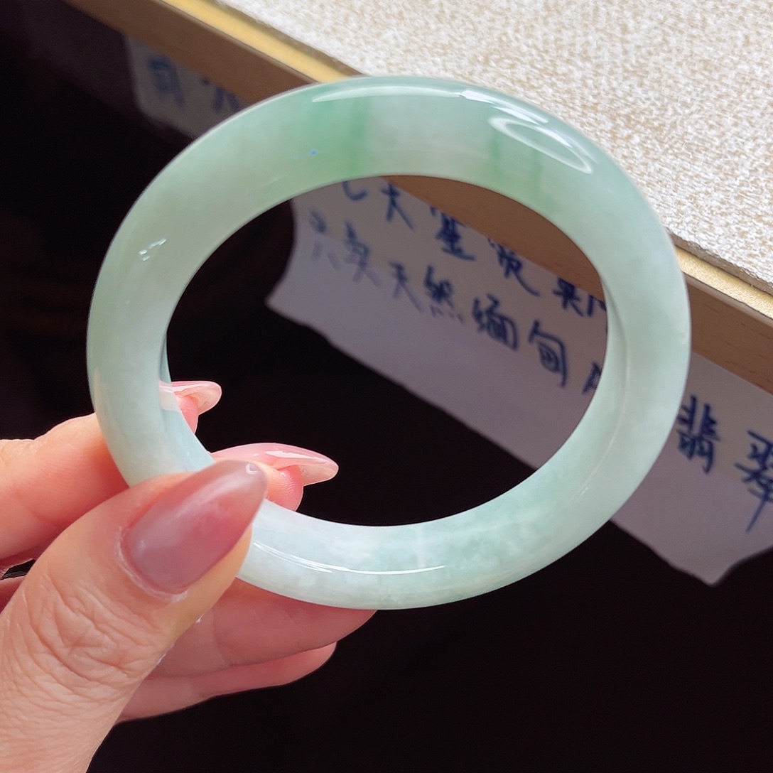 翡翠未镶嵌手镯手镯