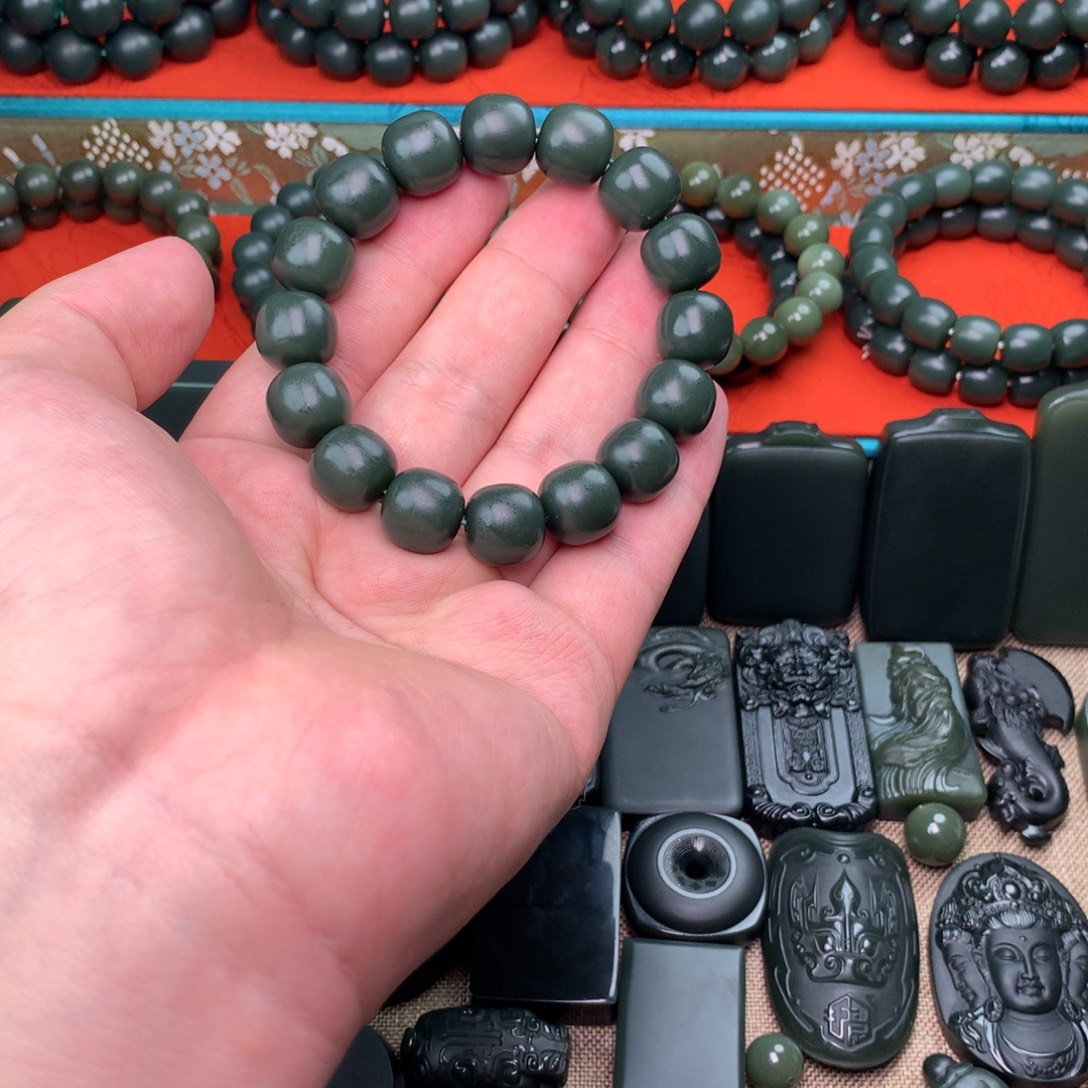 和田玉未镶嵌手链