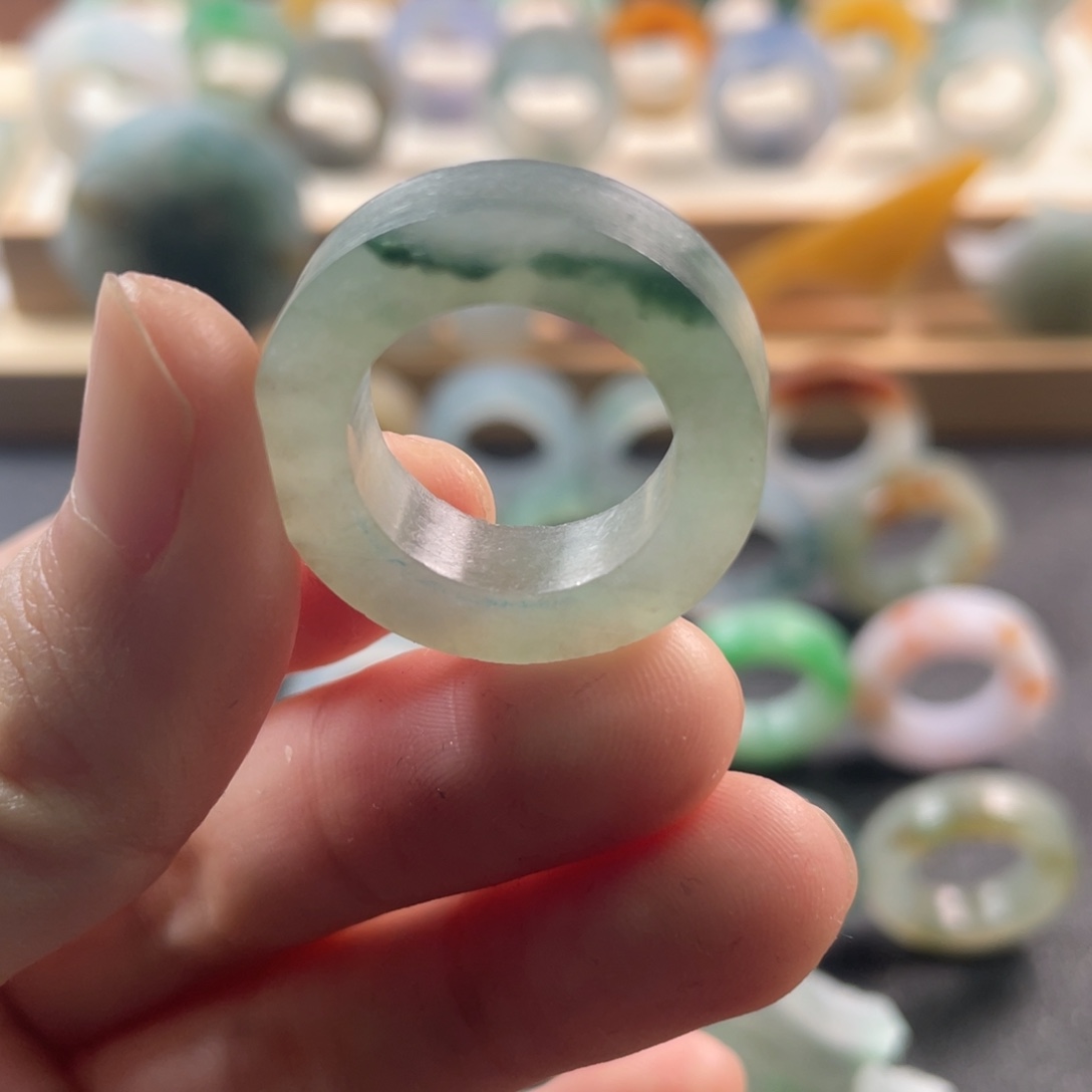 定制翡翠未镶嵌戒指